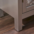 Schrank mit Fliesenfront und Used-Look-Oberfläche