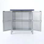 Schrank mit Fliesenfront und Used-Look-Oberfläche